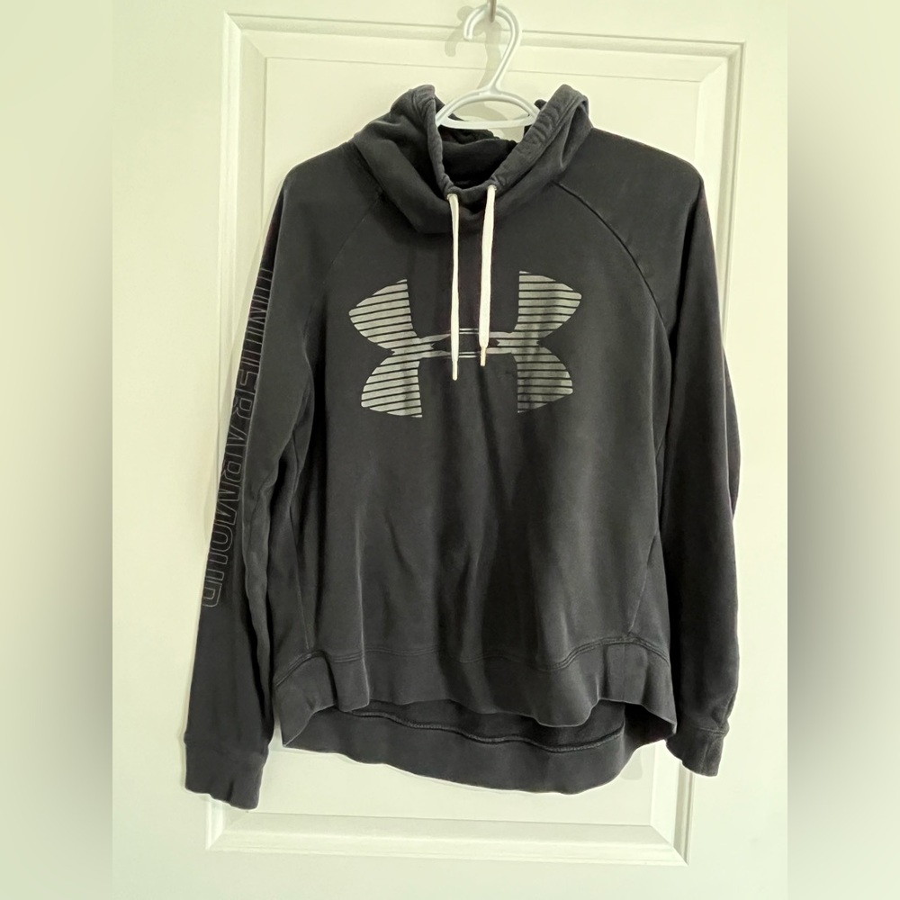 Under Armour Hoodie Size M
